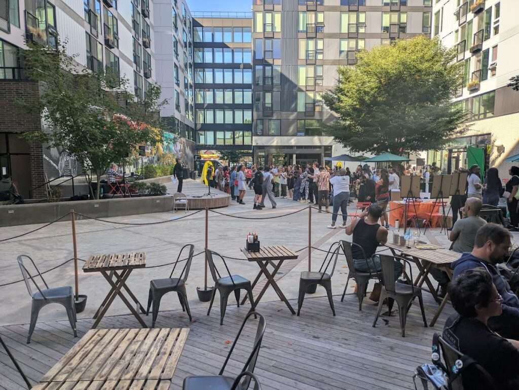 Neighbor Lady Public House banner