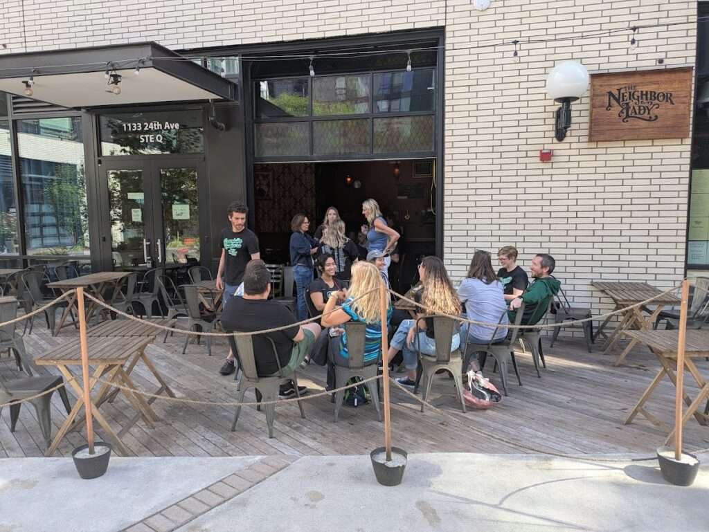 Neighbor Lady Public House photo 4