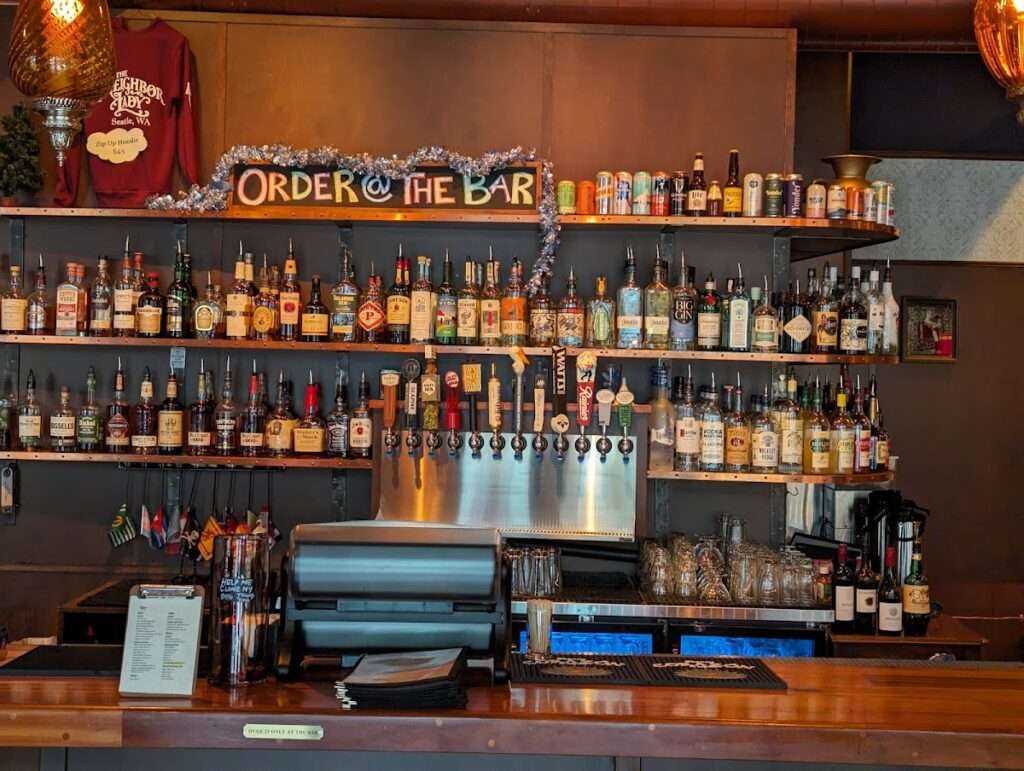 Neighbor Lady Public House photo 5